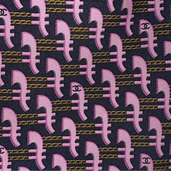 CHANEL navy SILK necktie CRAVAT tie orchid pink abstract pattern w/chainlink - Picture 3 of 8